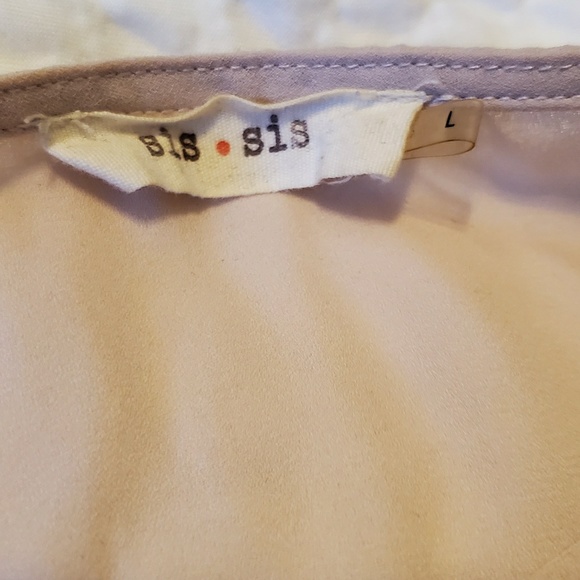 Short Sleeve Blouse - Picture 4 of 5